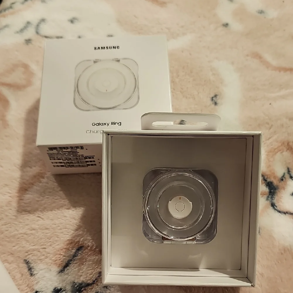 Samsung Galaxy Ring Charging Case -